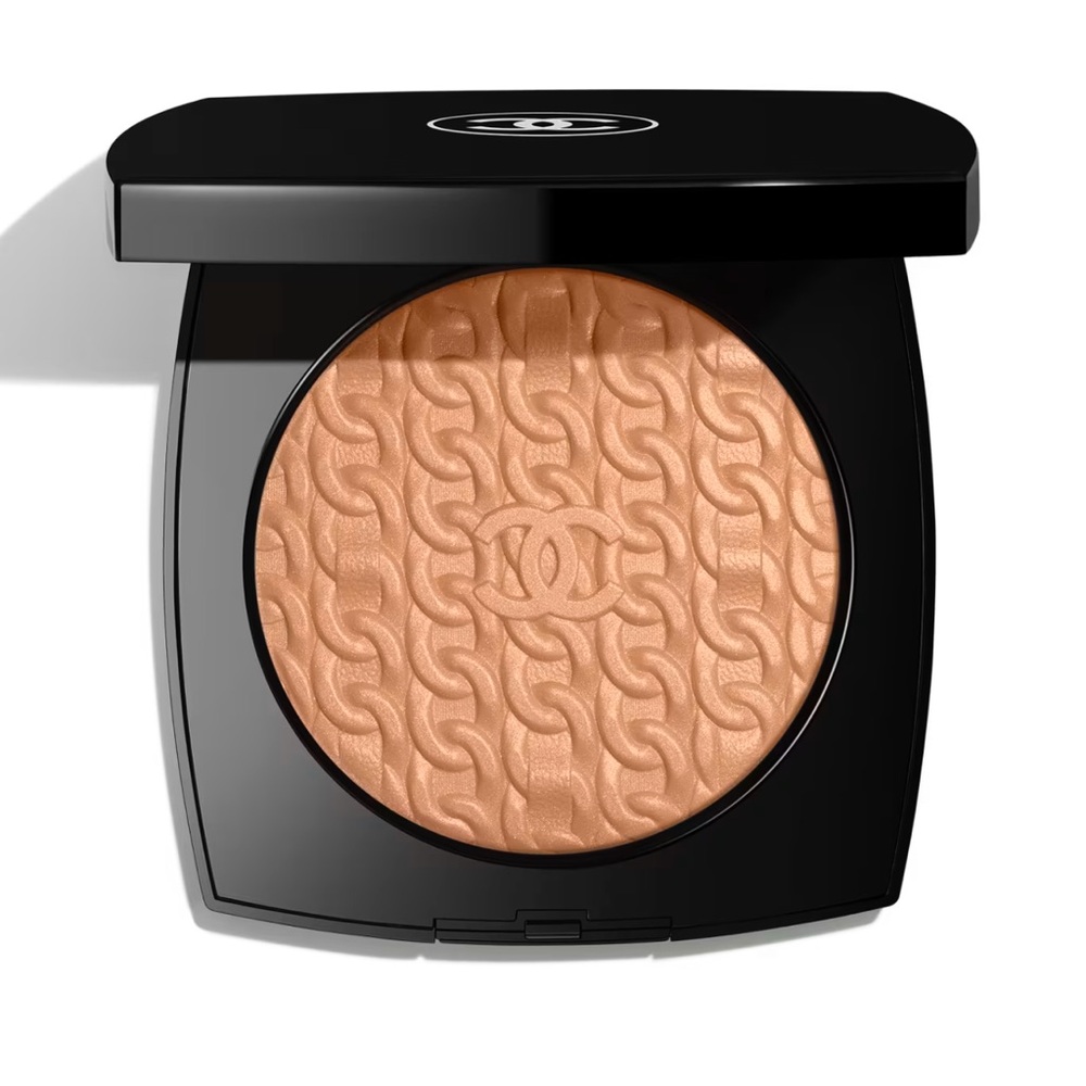 CHANEL - Limited Edition Warm Gold Illuminating Powder